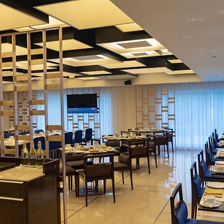 Rpj Hotel Rajkot Extérieur photo