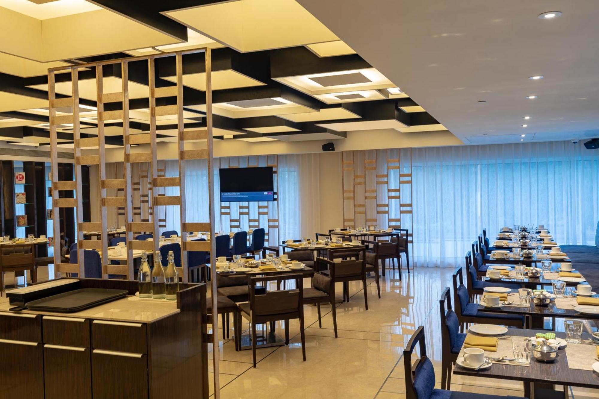 Rpj Hotel Rajkot Extérieur photo