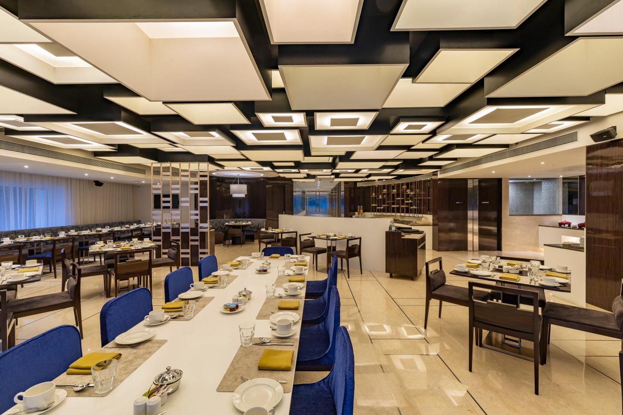 Rpj Hotel Rajkot Extérieur photo