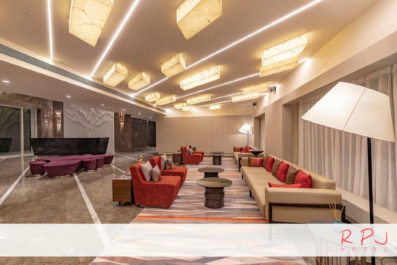 Rpj Hotel Rajkot Extérieur photo