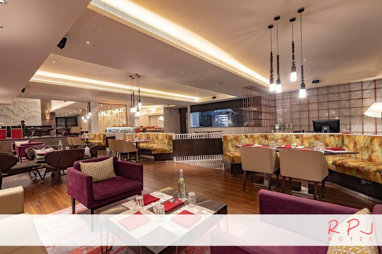 Rpj Hotel Rajkot Extérieur photo