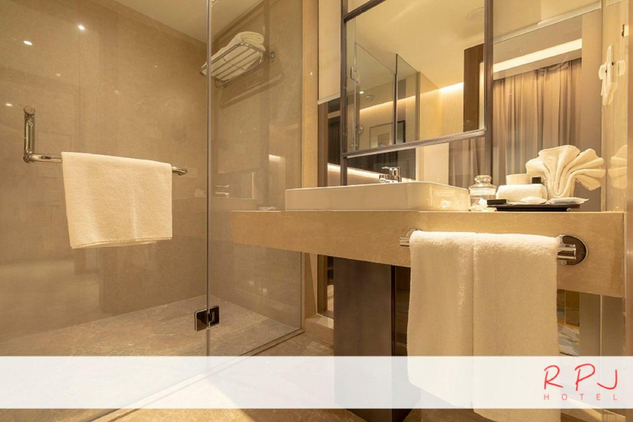 Rpj Hotel Rajkot Extérieur photo