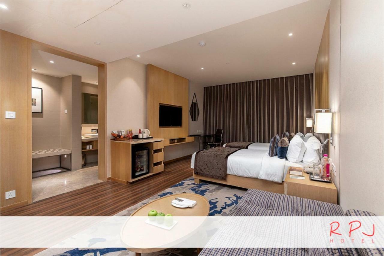Rpj Hotel Rajkot Extérieur photo