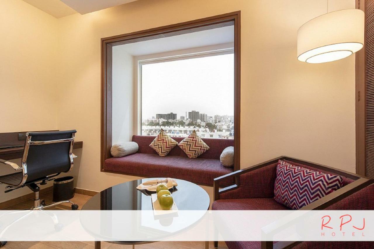 Rpj Hotel Rajkot Extérieur photo