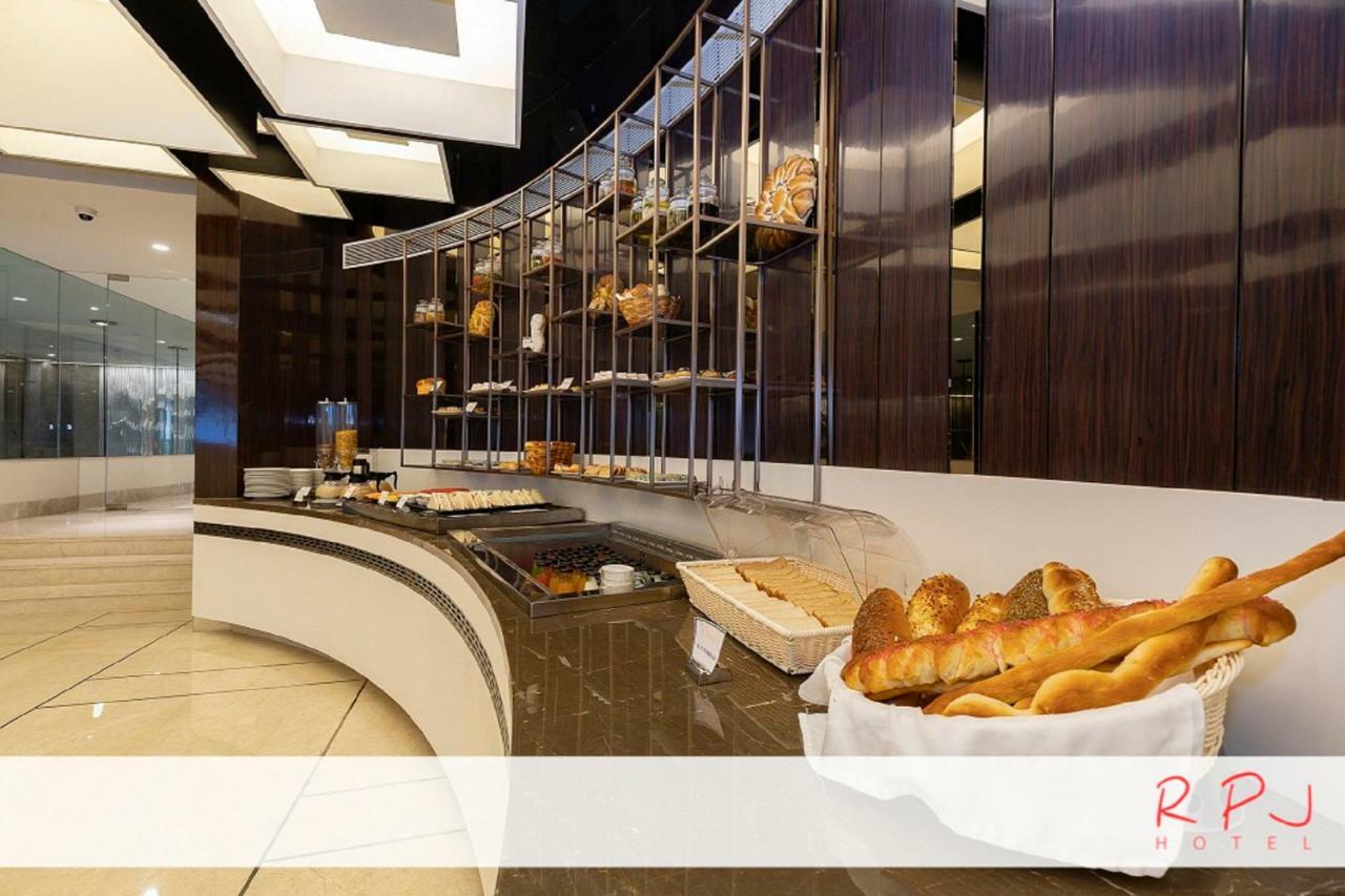 Rpj Hotel Rajkot Extérieur photo