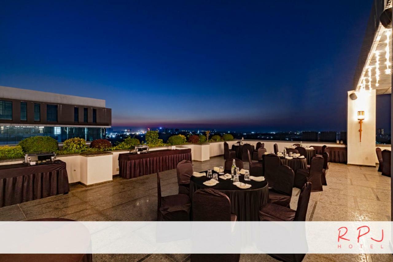 Rpj Hotel Rajkot Extérieur photo