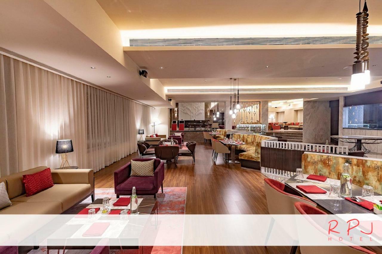 Rpj Hotel Rajkot Extérieur photo